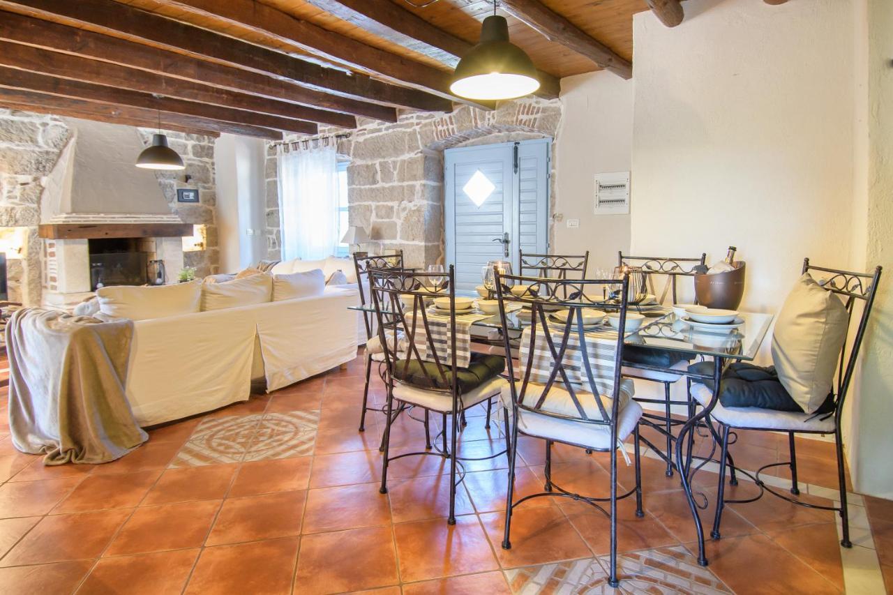 Villa C'Est La Vie Buje Exterior foto