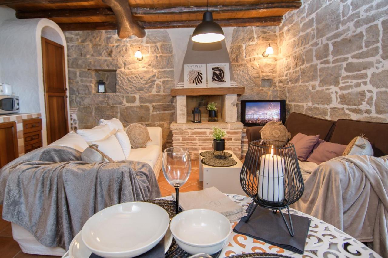 Villa C'Est La Vie Buje Exterior foto