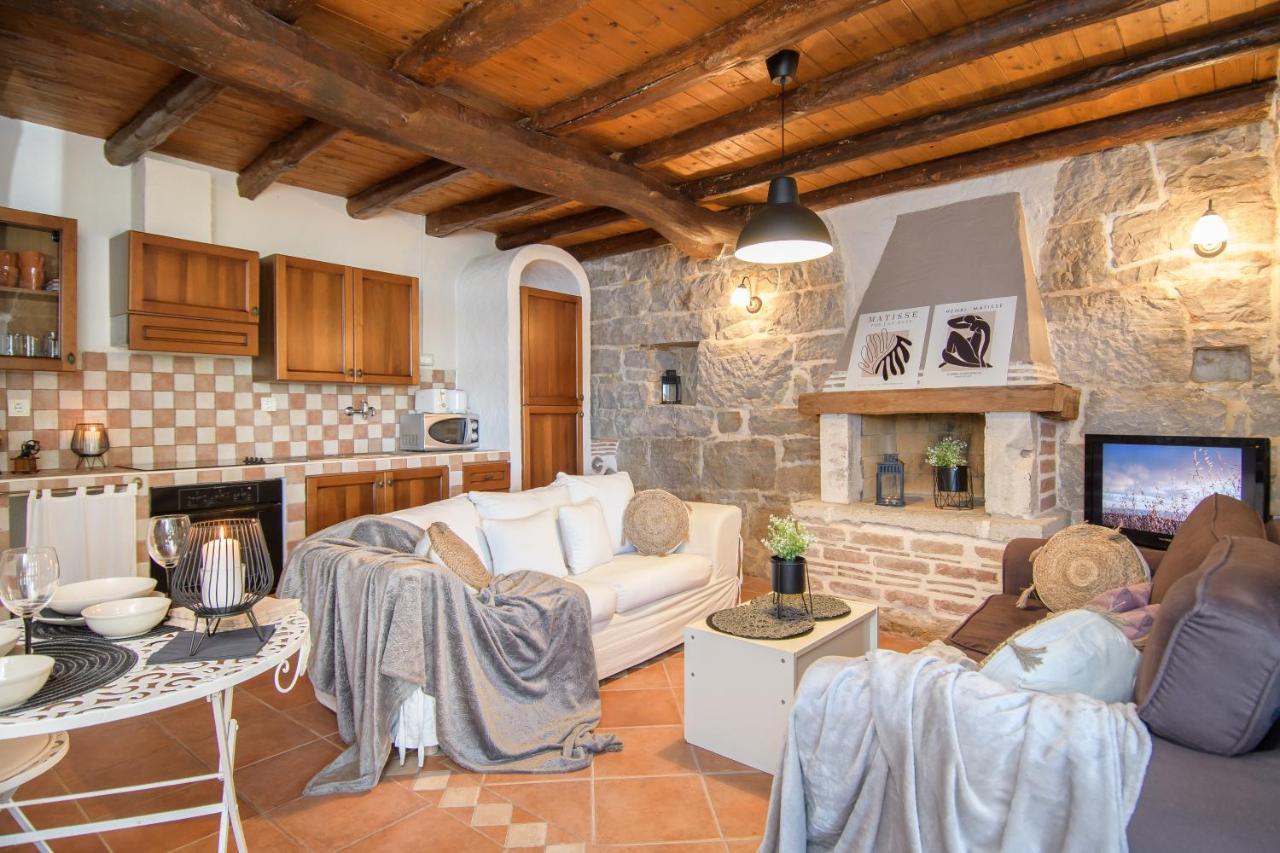 Villa C'Est La Vie Buje Exterior foto