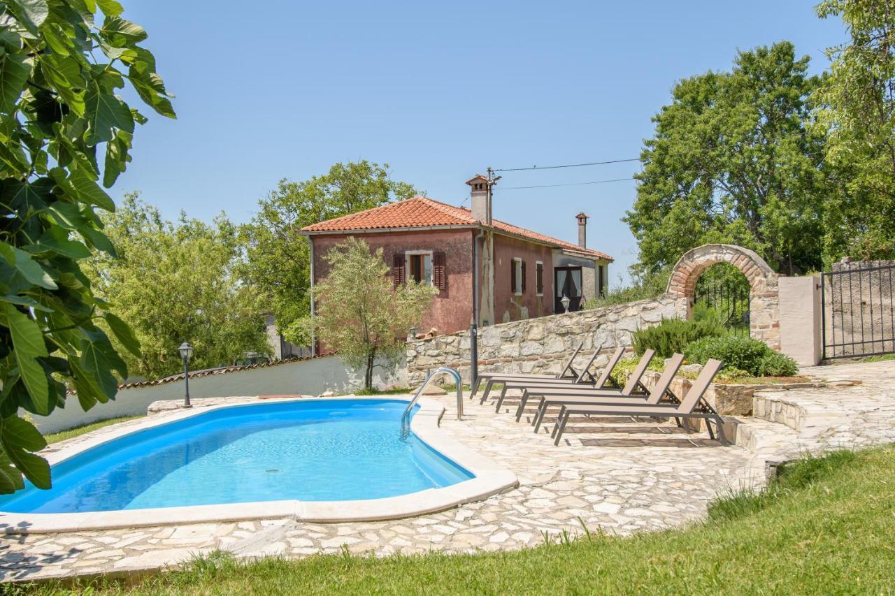 Villa C'Est La Vie Buje Exterior foto