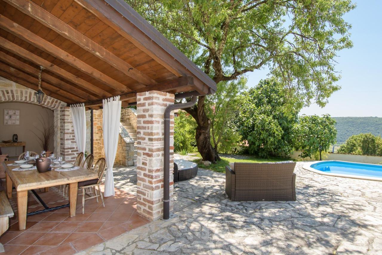 Villa C'Est La Vie Buje Exterior foto