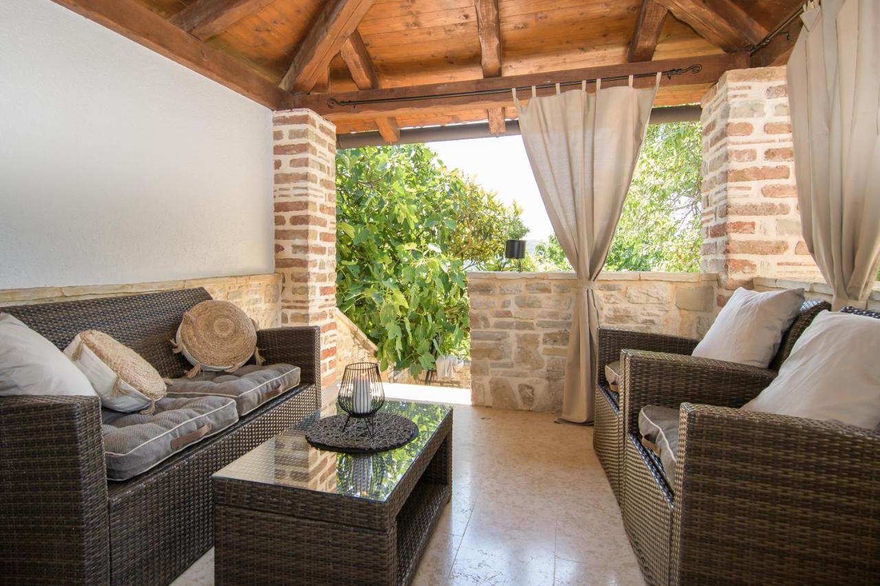 Villa C'Est La Vie Buje Exterior foto