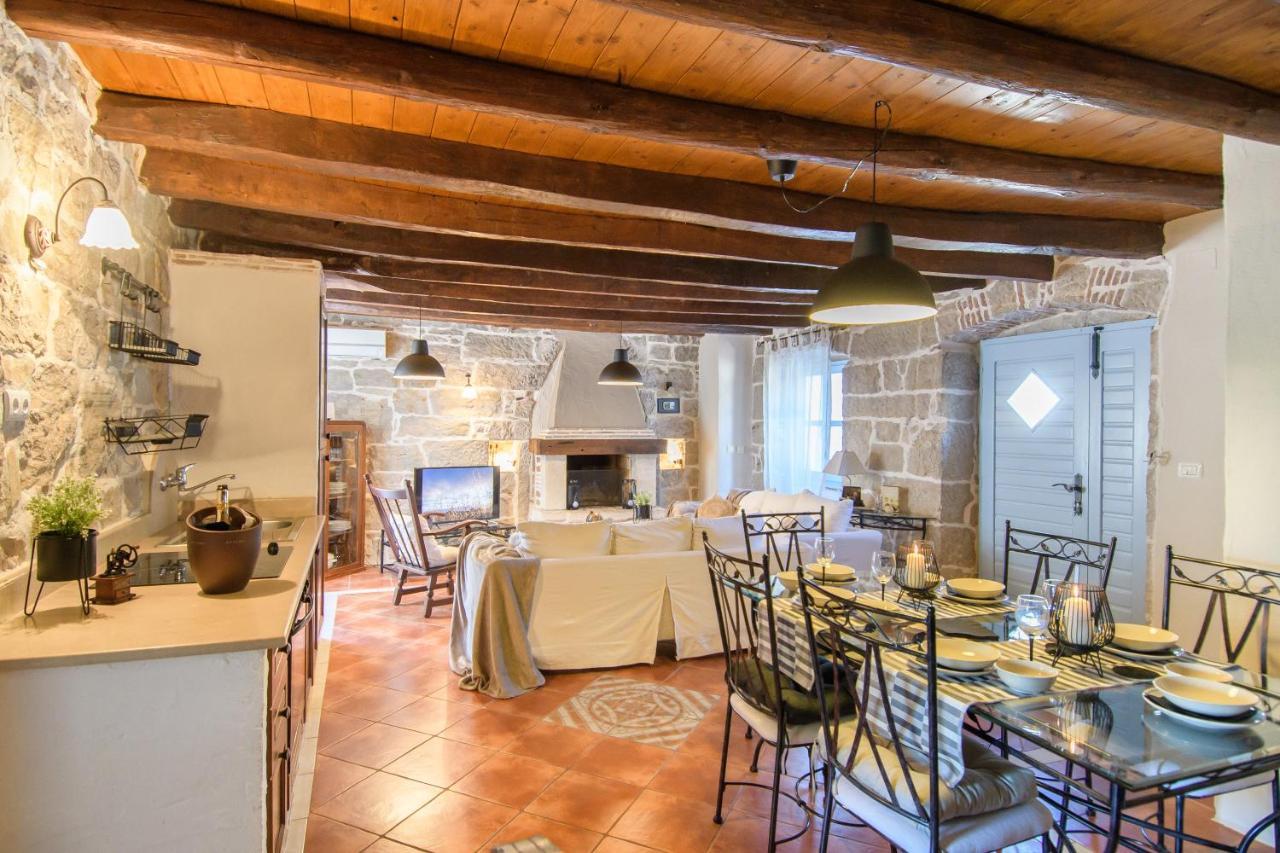 Villa C'Est La Vie Buje Exterior foto